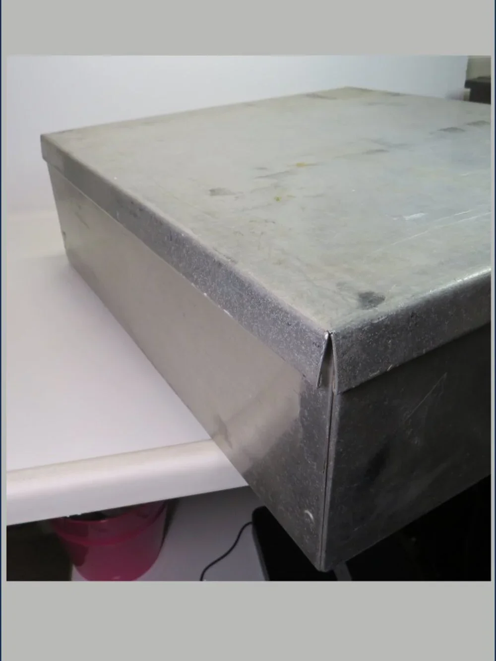 Large Aluminum Metal Storage Box w Lid 18x16.25x6 HEAVY DUTY no handle scratches